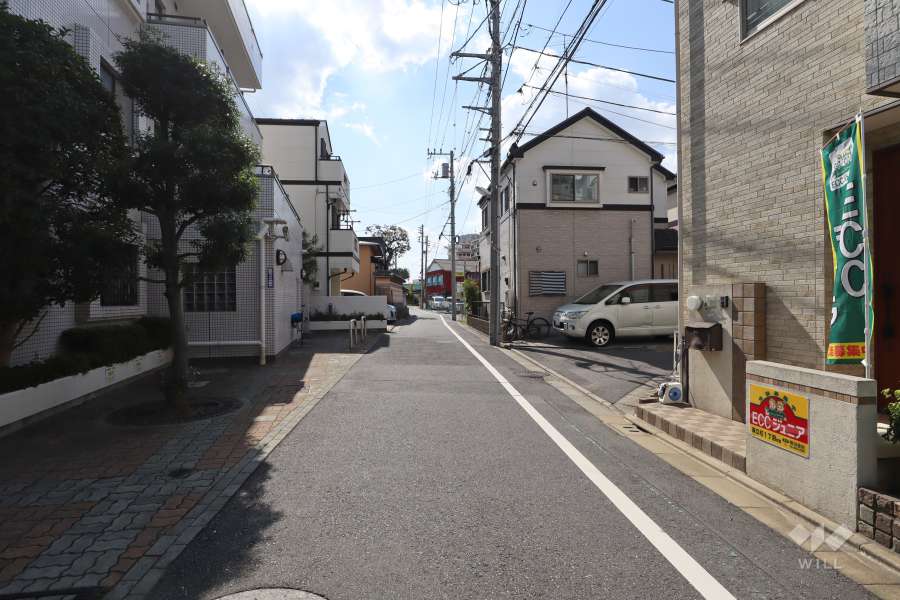 敷地北西側の前面道路　
