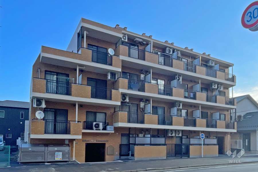 アーバンヒルズ金町の外観（西側から）