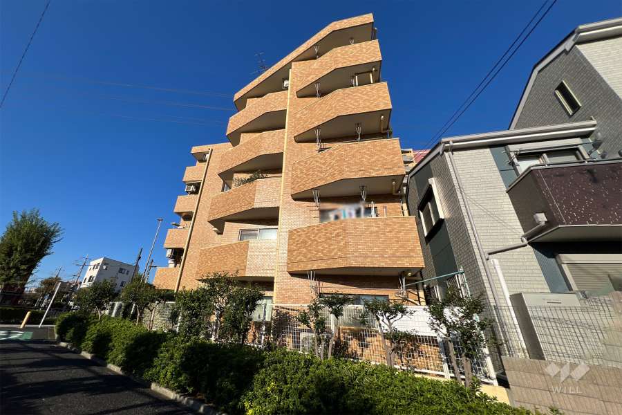 ライオンズマンション青戸第3の外観（南西側から）