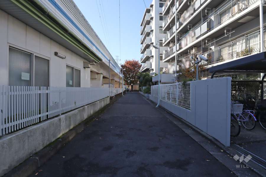 敷地南東側の前面道路　