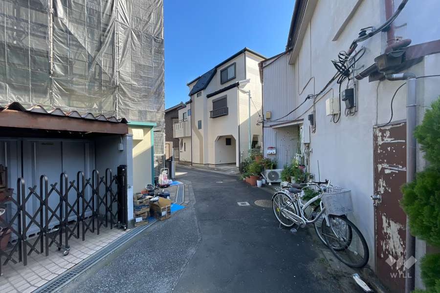 敷地南東側の前面道路