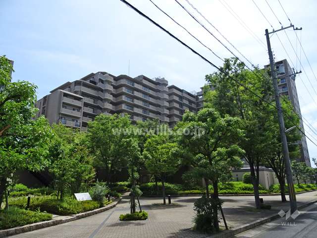 モンセーヌ住吉川公園1番館の外観（北東側から）