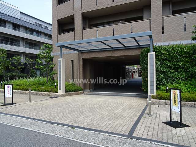 駐車場出入り口