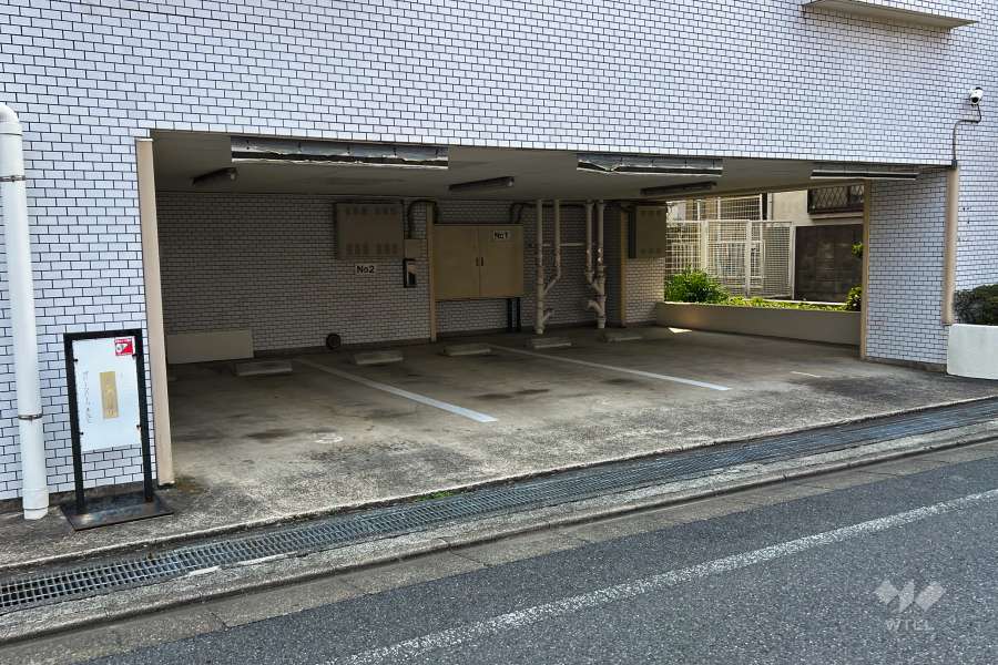 敷地内駐車場（屋内平面式）