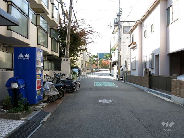 敷地北側の前面道路