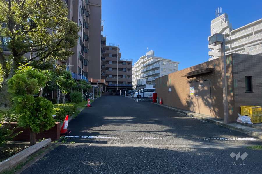 駐車場の出入り口