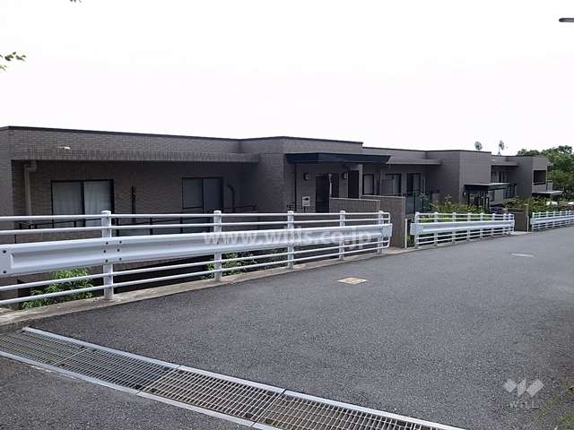 東急ドエルアルス御影鴨子ヶ原南棟の外観（北西側から）