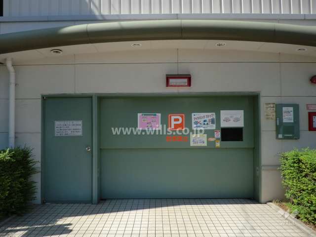 駐車場出入り口