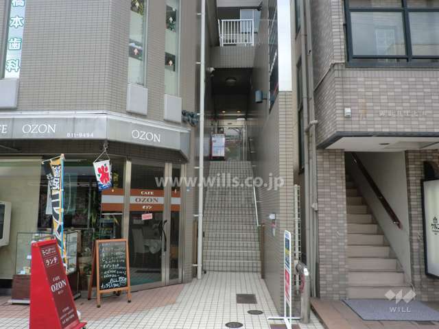 北側の階段