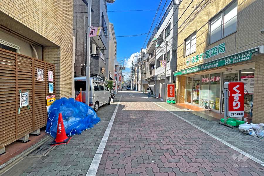 敷地の北側前面道路（東側から）