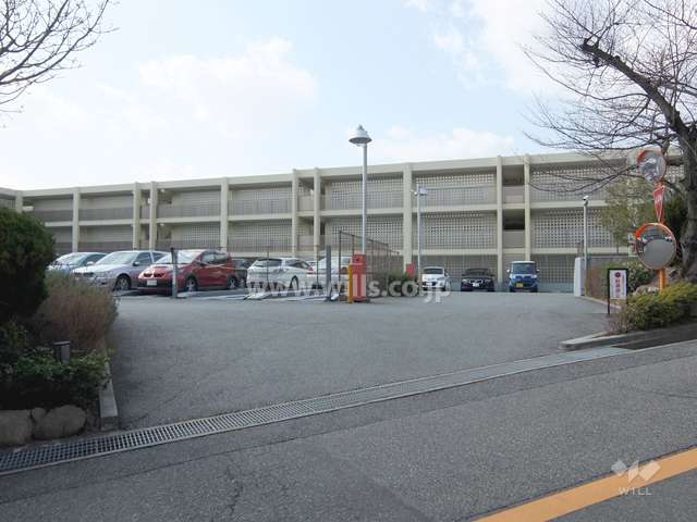 駐車場出入り口