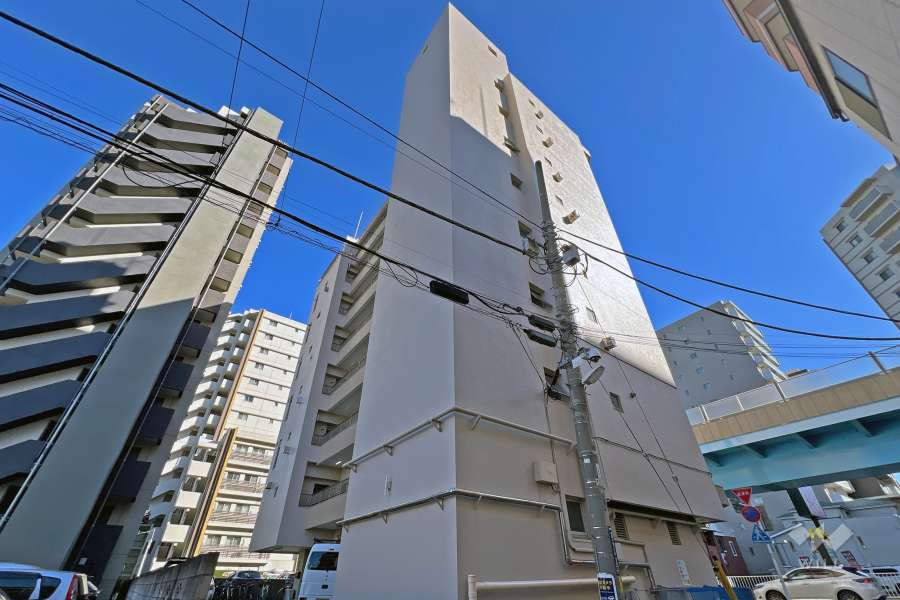 日栄マンションの外観（西側から）