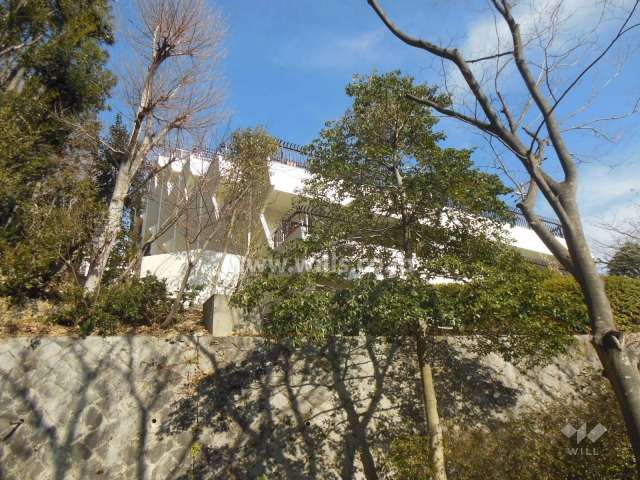 日商岩井御影ガーデンハイツD棟の外観（南西側から）