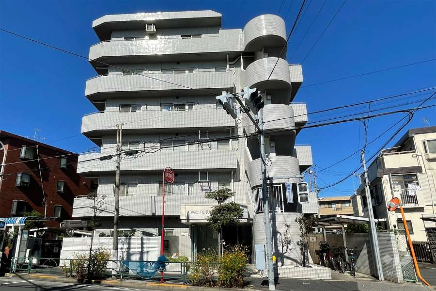 パシフィックパレス小岩の外観（南東側から）