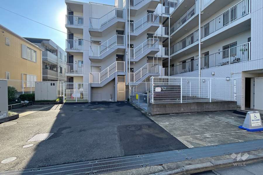 敷地内駐車場（屋外平面式・屋外機械式）　