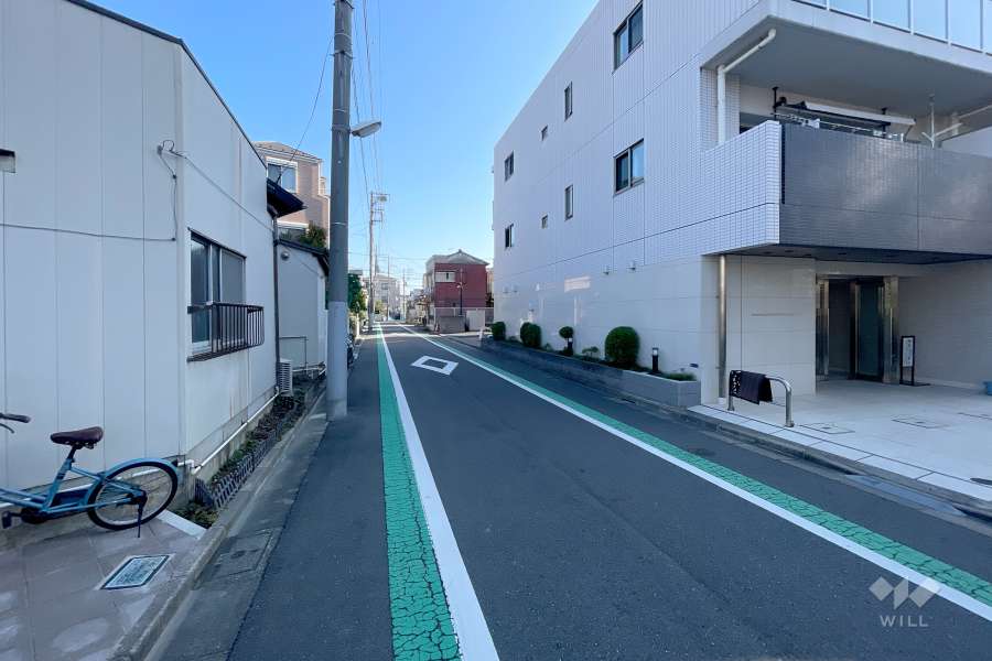 敷地北側の前面道路