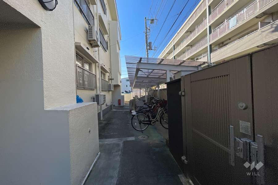 駐輪場（屋根付き）