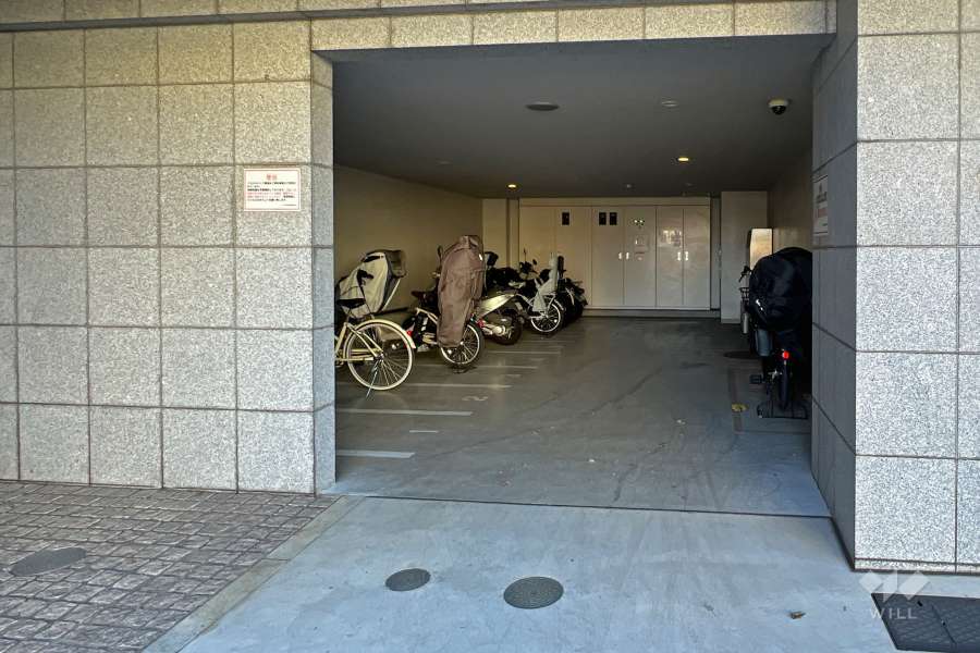 駐輪場とバイク置場