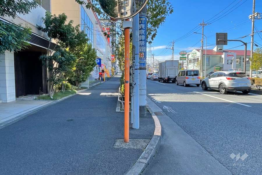 敷地北西側の前面道路　