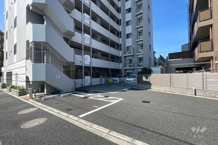 駐車場の出入り口