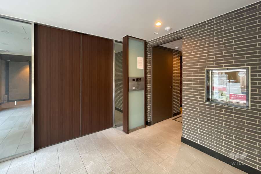 エントランスはオートロック付きです。