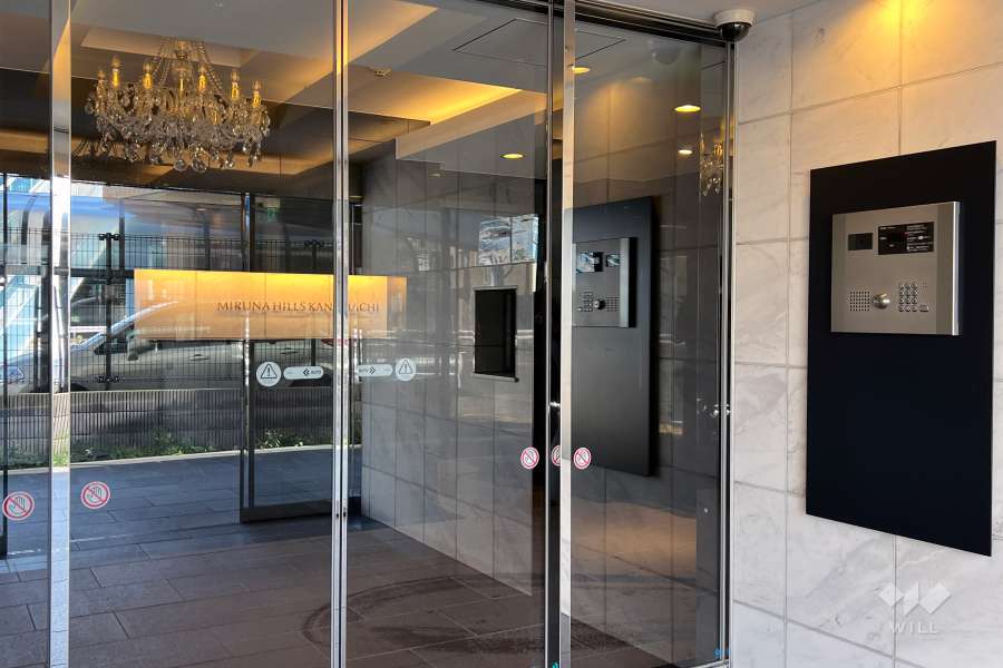 エントランスはオートロック付きです。