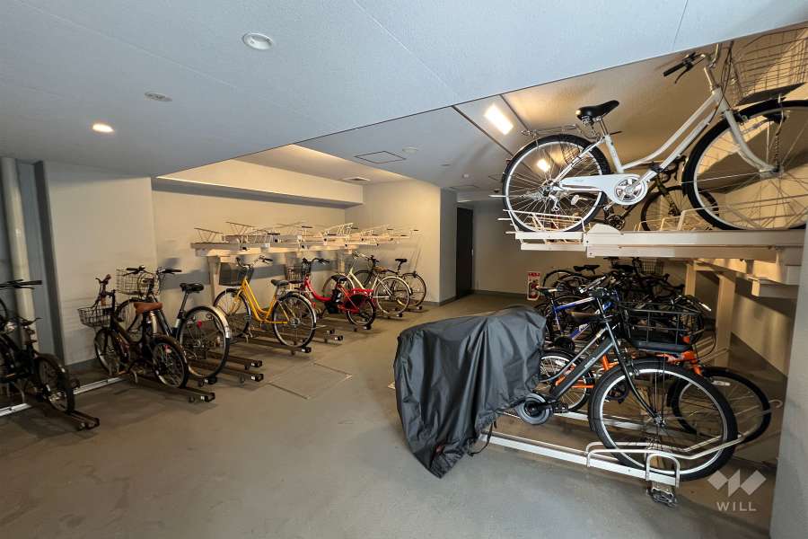 屋内に設けられた駐輪場
