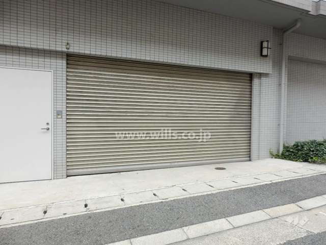駐車場出入り口（ゲート付き）