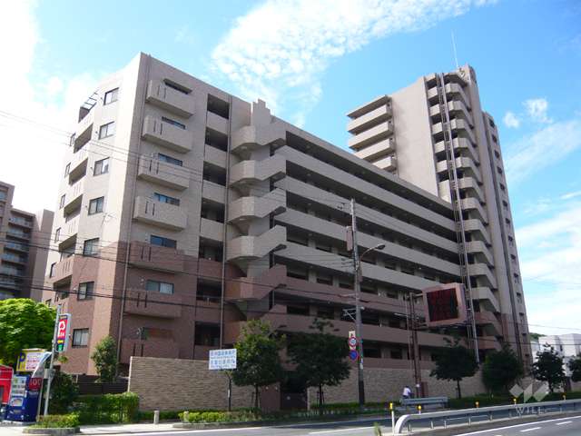 キングレジデンス　ラ・セーヌ宝塚の外観（東側から）