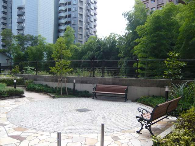 共用部分、緑豊かです。