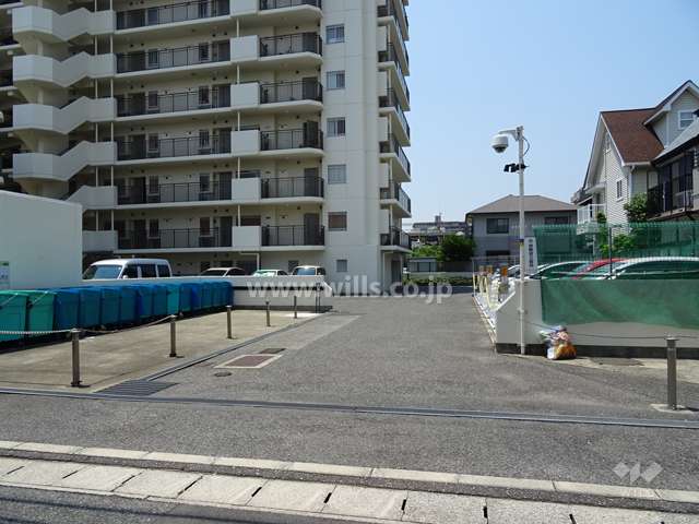 駐車場出入り口