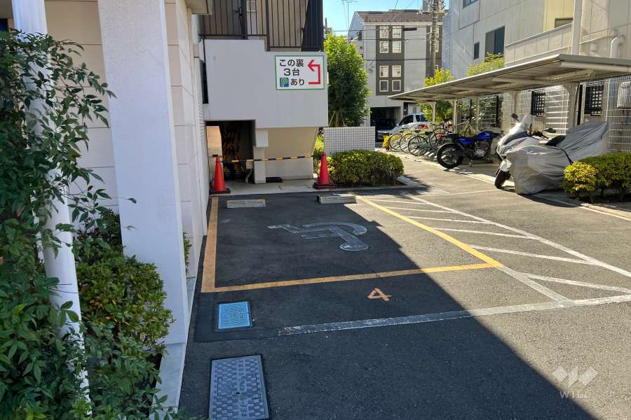 敷地内駐車場（屋外平面式）