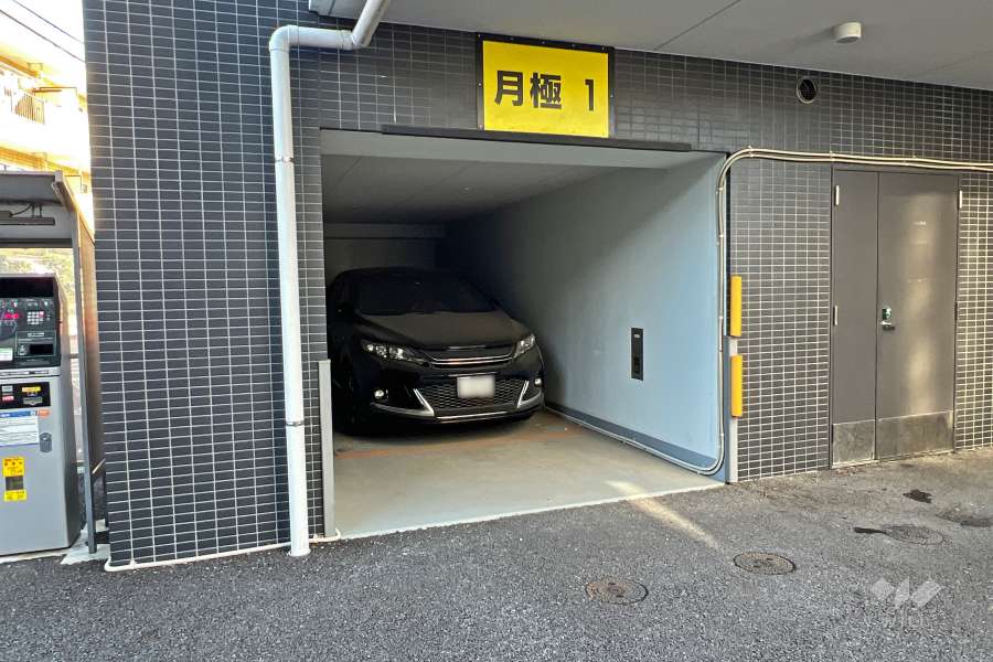 敷地内の月極駐車場