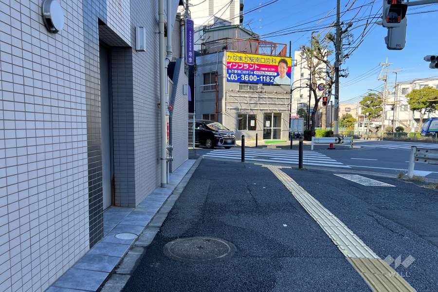 敷地北東側の前面道路