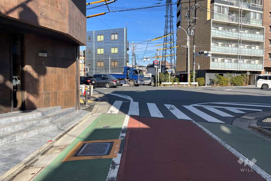 敷地南東側の前面道路