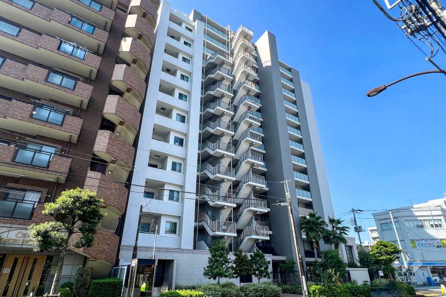 ソルフィエスタ堀切菖蒲園の外観（東側から）