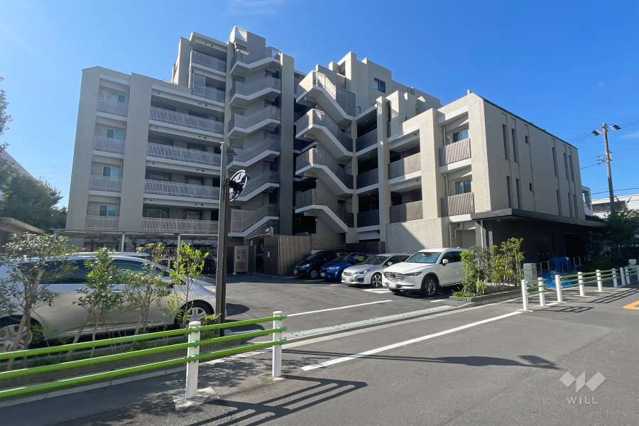 ライオンズ綾瀬グランフォートの外観（北東側から）