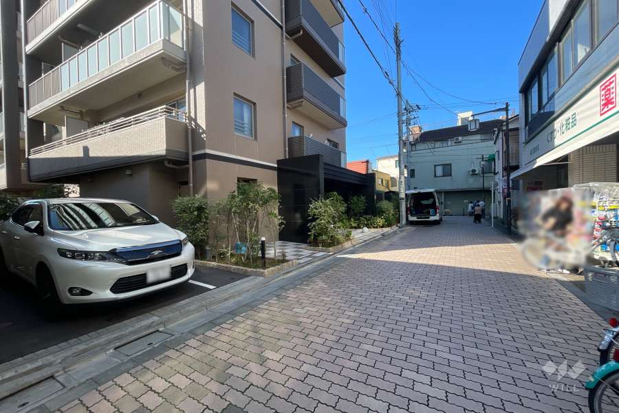 敷地北側の前面道路