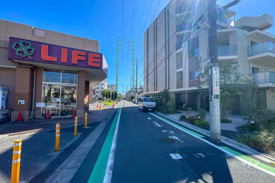 敷地東側の前面道路