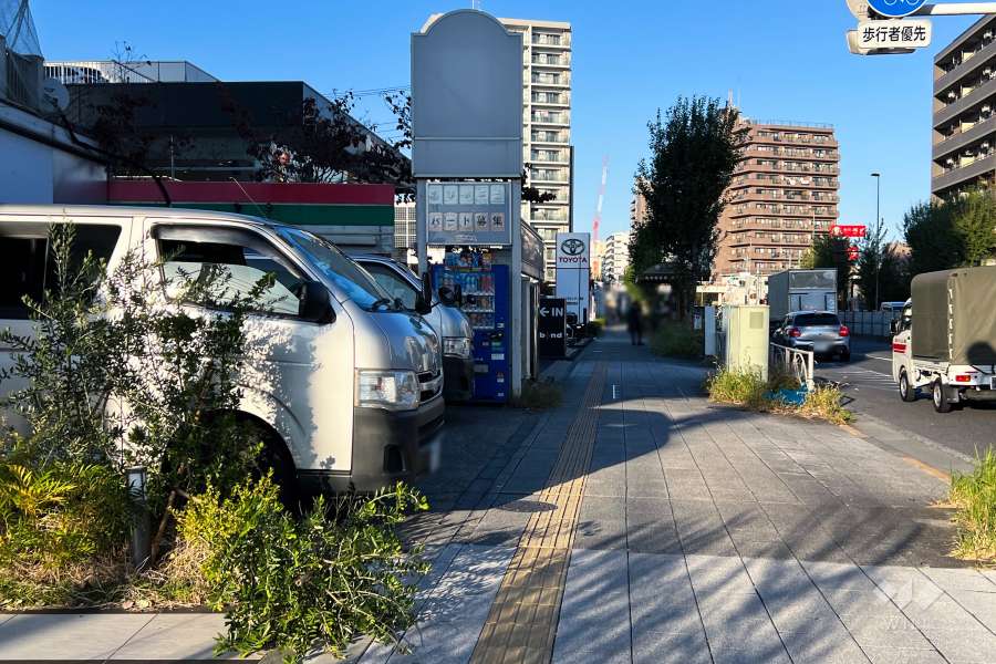 敷地南東側の前面道路