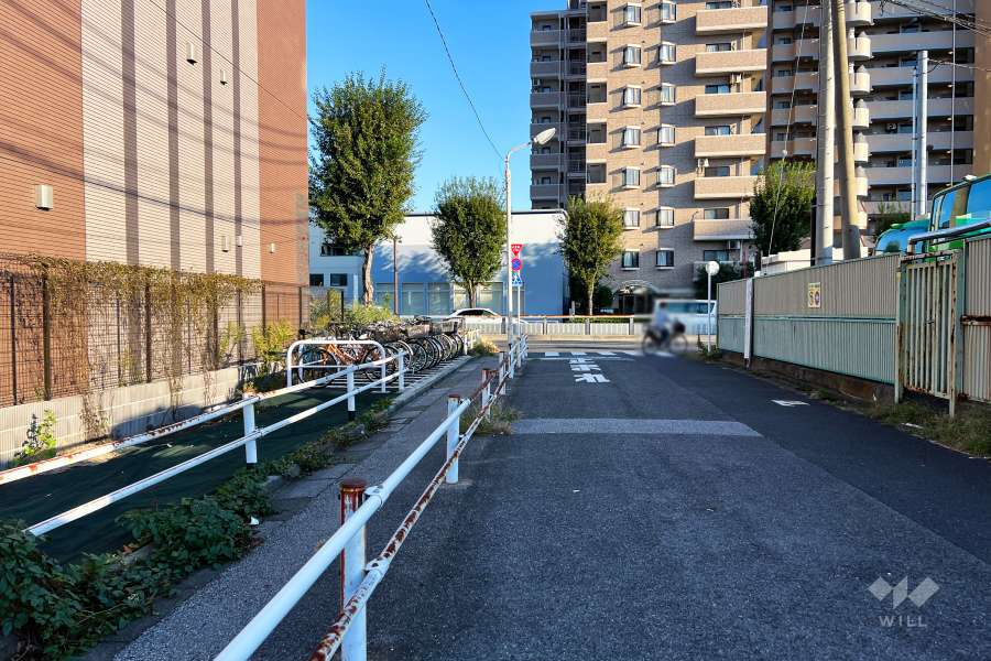 敷地南西側の前面道路　