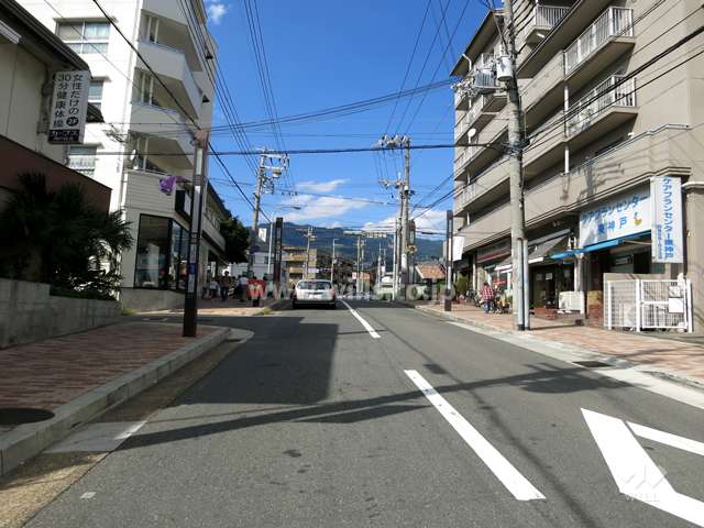 敷地南西側の前面道路