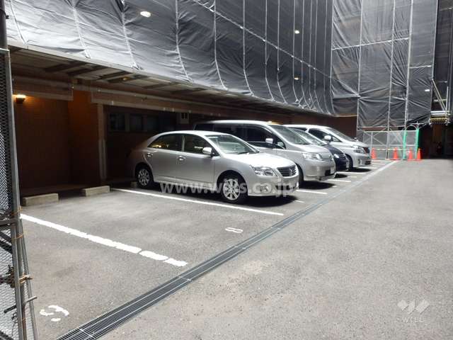 敷地内駐車場（屋外平面式）