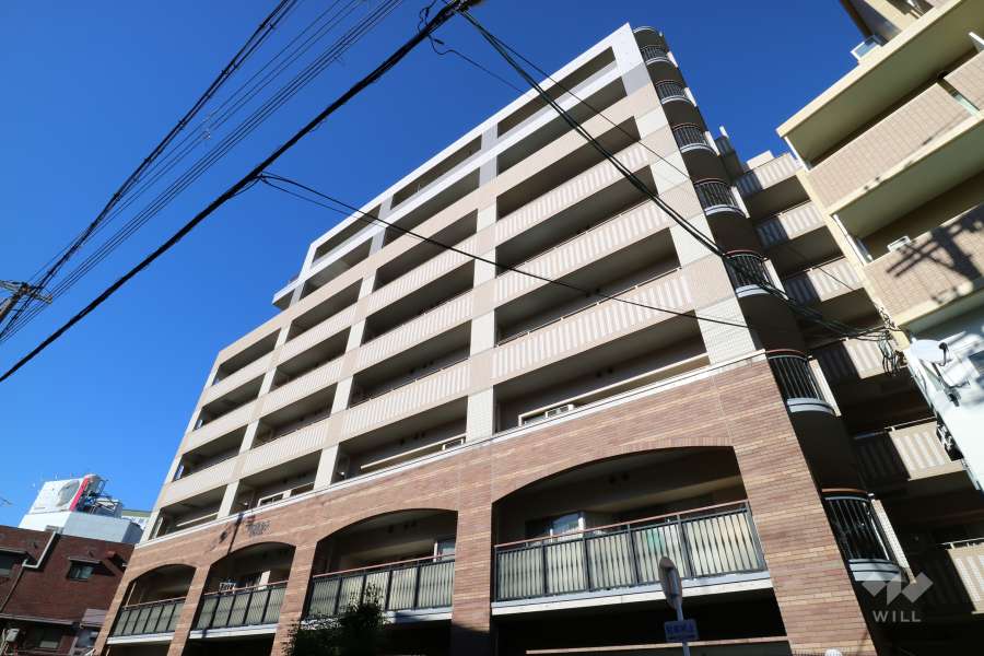 ハイネスクラウズ宝塚駅前の外観（南東側から）