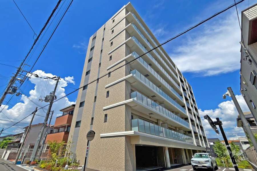 プレサンス ロジェ 伊丹 ラヴィの外観（南東側から）