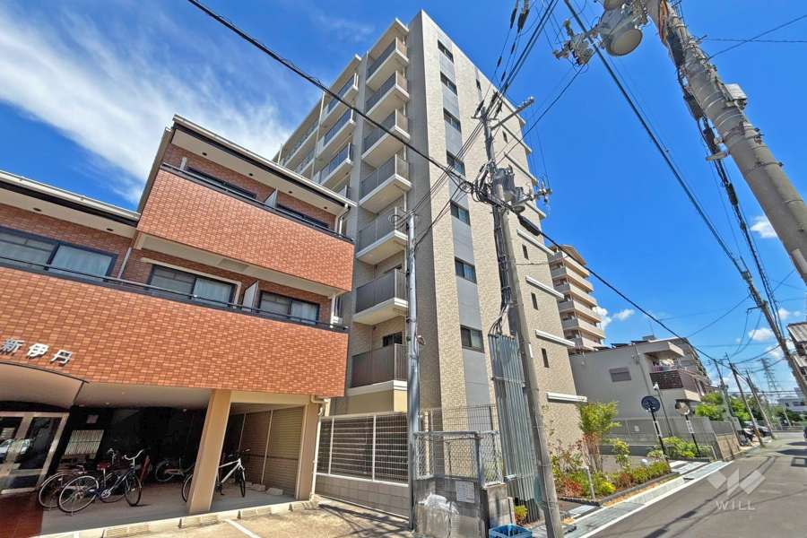 プレサンス ロジェ 伊丹 ラヴィの外観（南西側から）