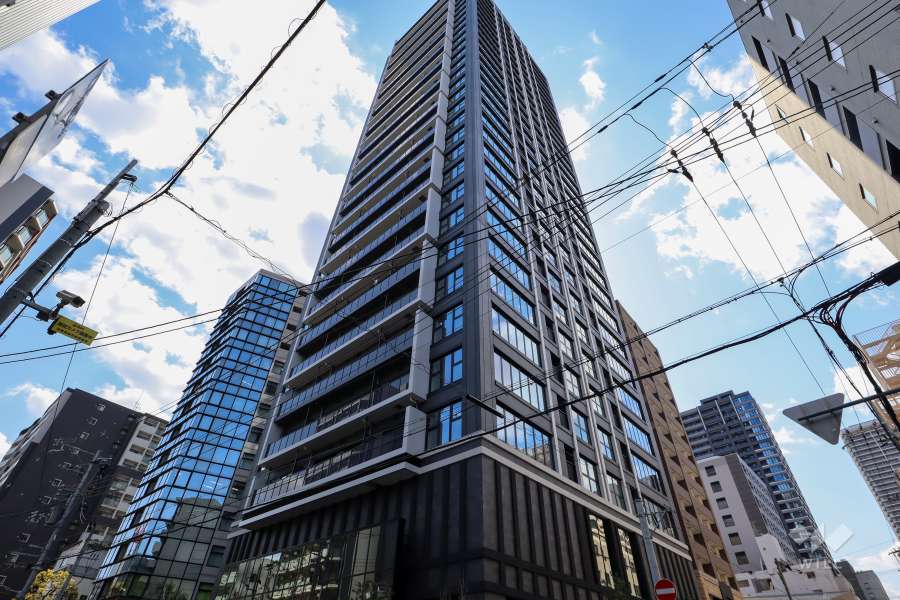 ジオタワー堺筋本町の外観（北東側から）