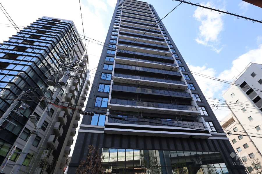 ジオタワー堺筋本町の外観（東側から）