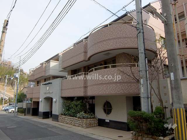 ワコーレアルフェス西岡本の外観（西側から）