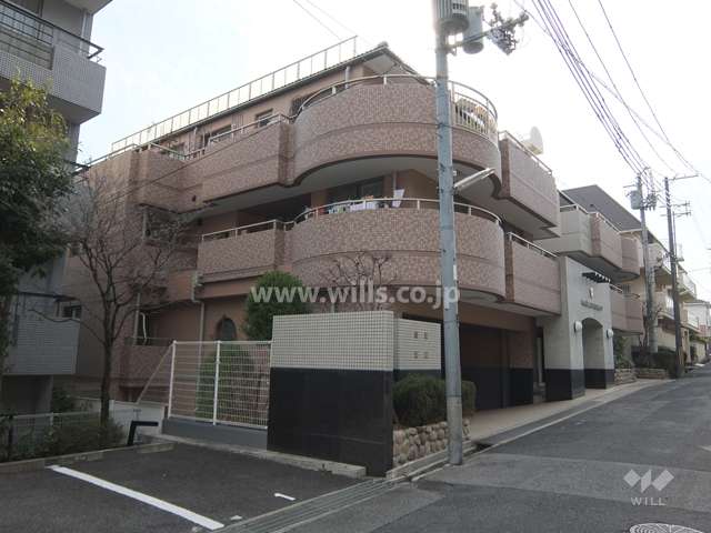 ワコーレアルフェス西岡本の外観（北側から）